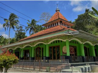 Halaman Depan Masjid Baiturrohim